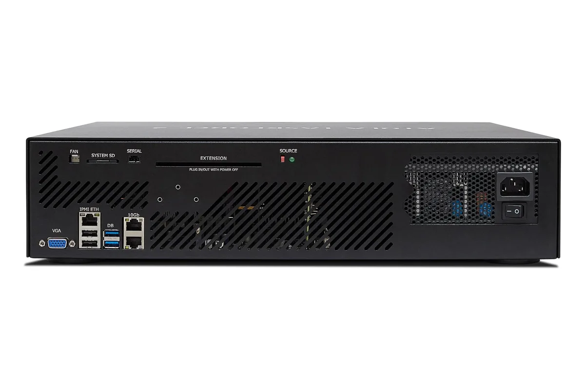 La face arrière du TaskForce 2 : réseau, VGA, USB de service et alimentation