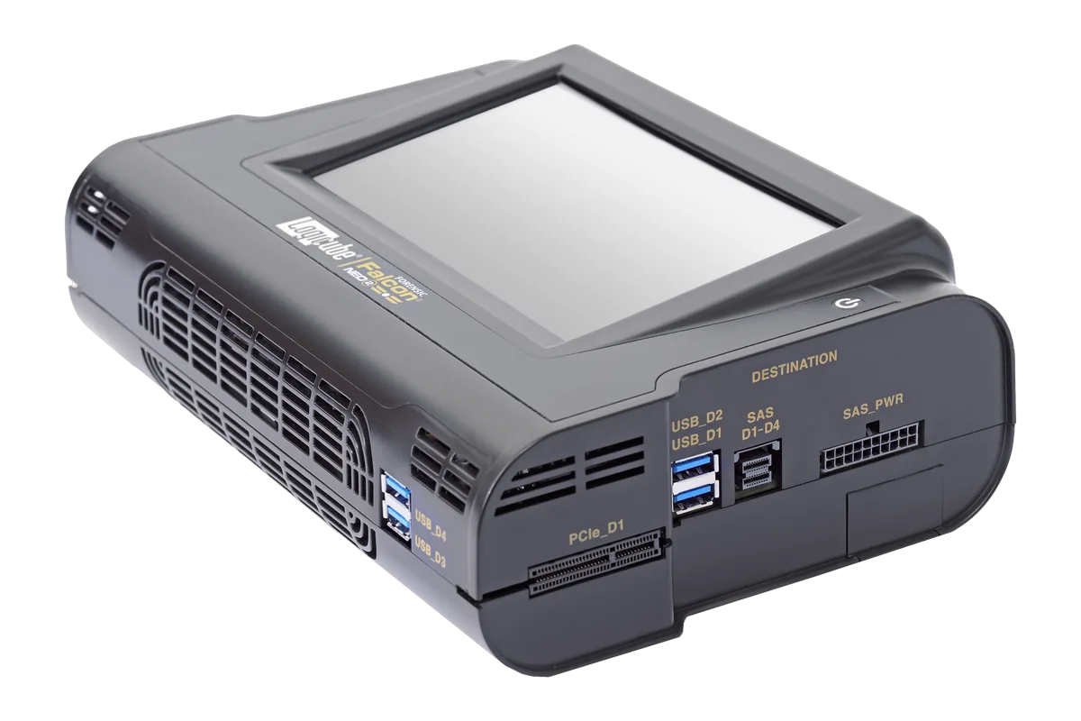 Le Falcon-NEO2 de trois quarts droit, ports de destination et logement PCIe