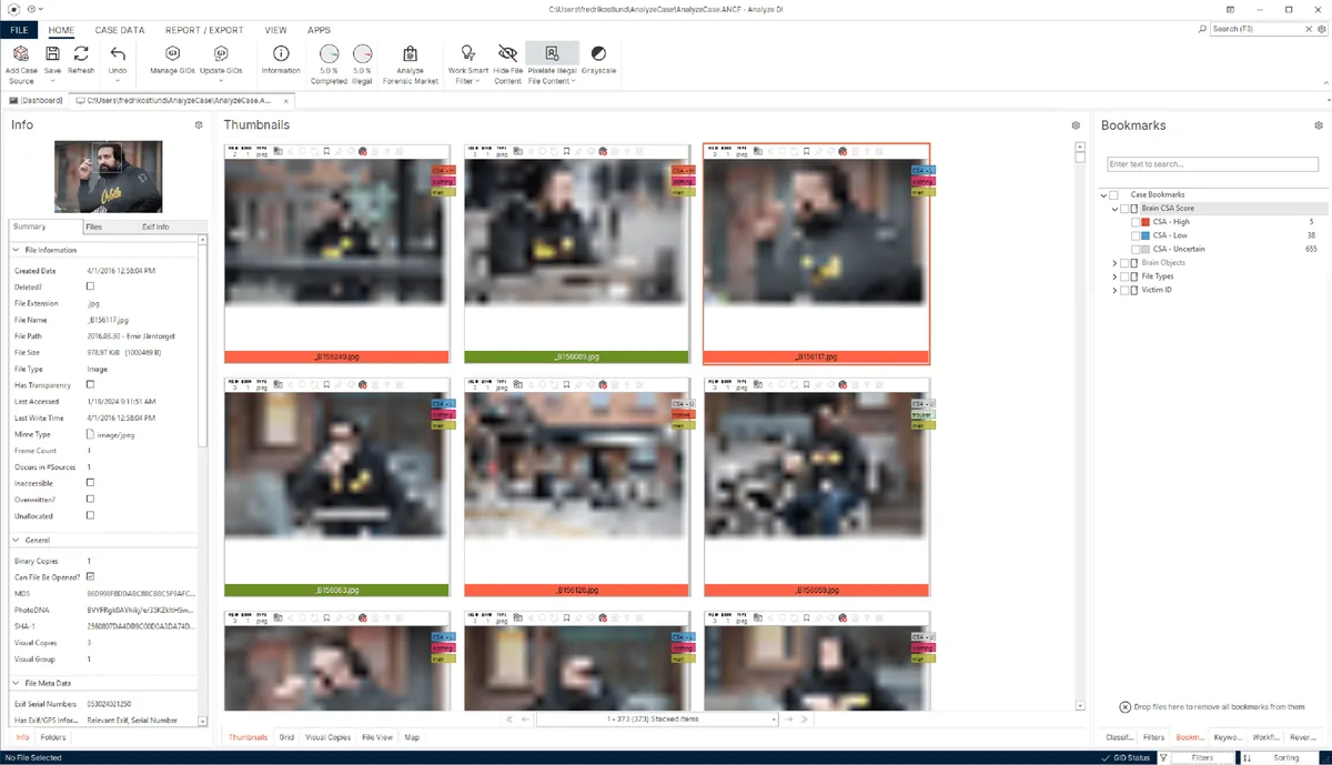 Vignettes de Magnet Griffeye : la grille des images, le panneau d’informations à gauche et les signets à droite