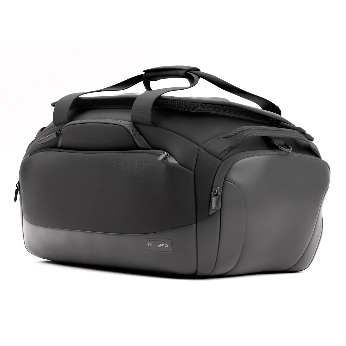 Le sac Faraday Duffel d’OffGrid fermé, vu de trois quarts