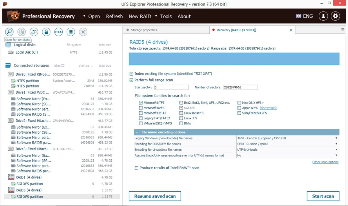 Le lancement d’une analyse sur un RAID 5 dans UFS Explorer, avec le choix des familles de systèmes de fichiers