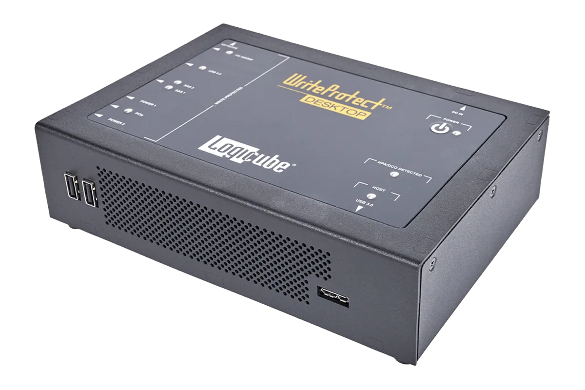 Le WriteProtect-DESKTOP de trois quarts avant droit, capot et sérigraphie Logicube